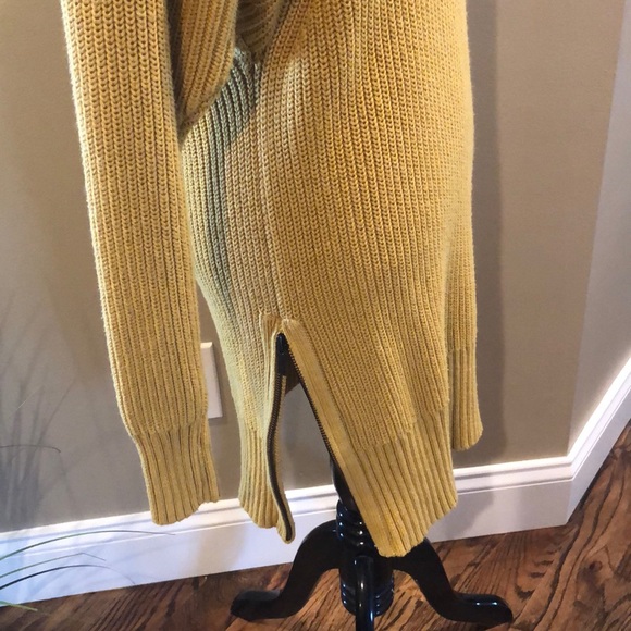 Banana Republic sweater dress - Picture 7 of 7